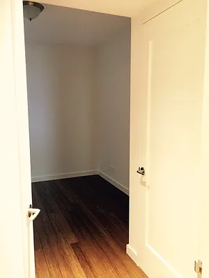 Rented by Mann Maurice A | media 40