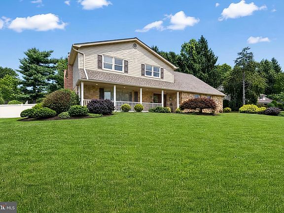 2nd image of 3822 Ridgeview Rd