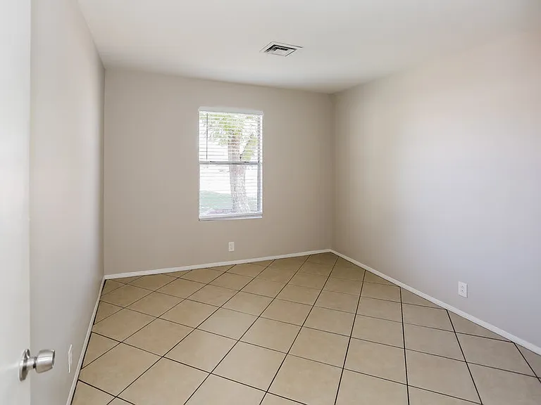 8032 W Tuckey Ln — Photo 14