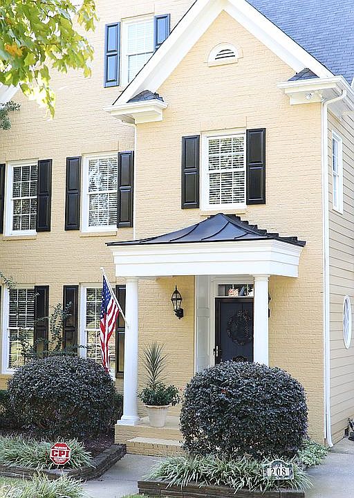 1st image of 208 Elmcrest Dr