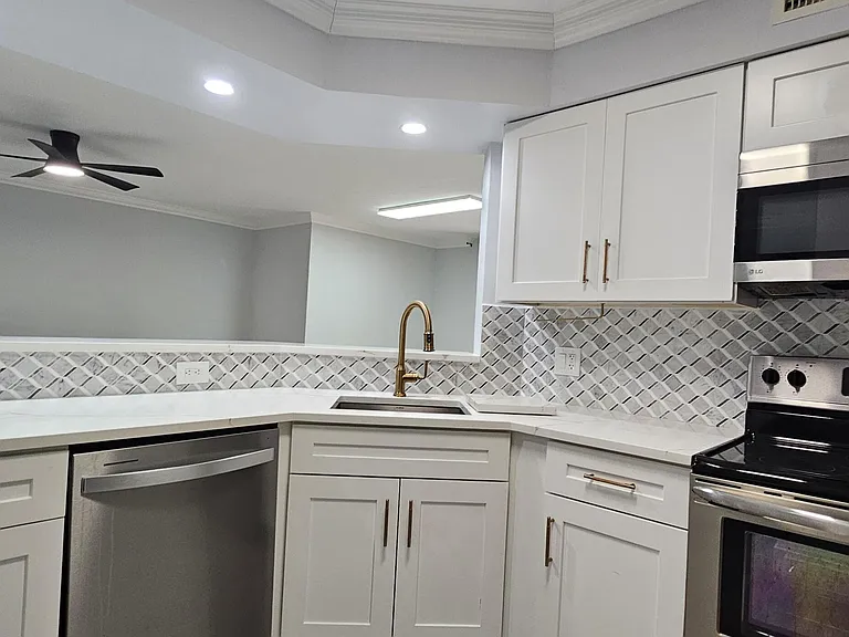 400 Scotia Dr #203 — Photo 48
