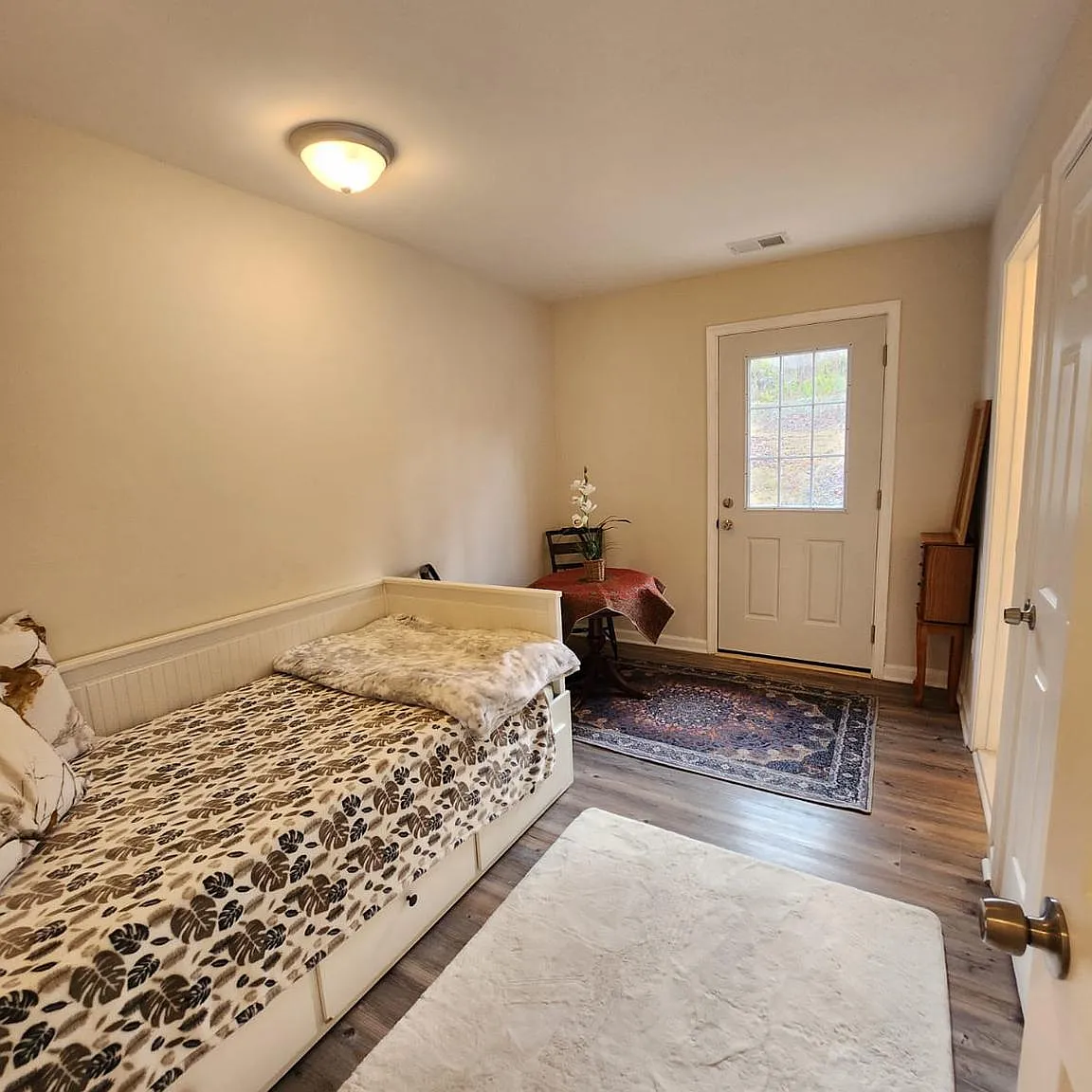 1 bed, 400 sqft, $1,450 — Photo 3
