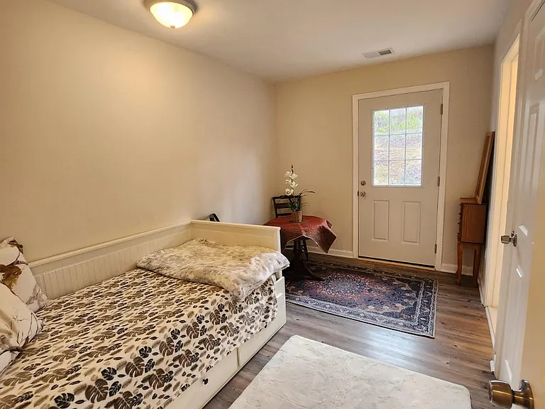 2050 Cherri Dr — Photo 3