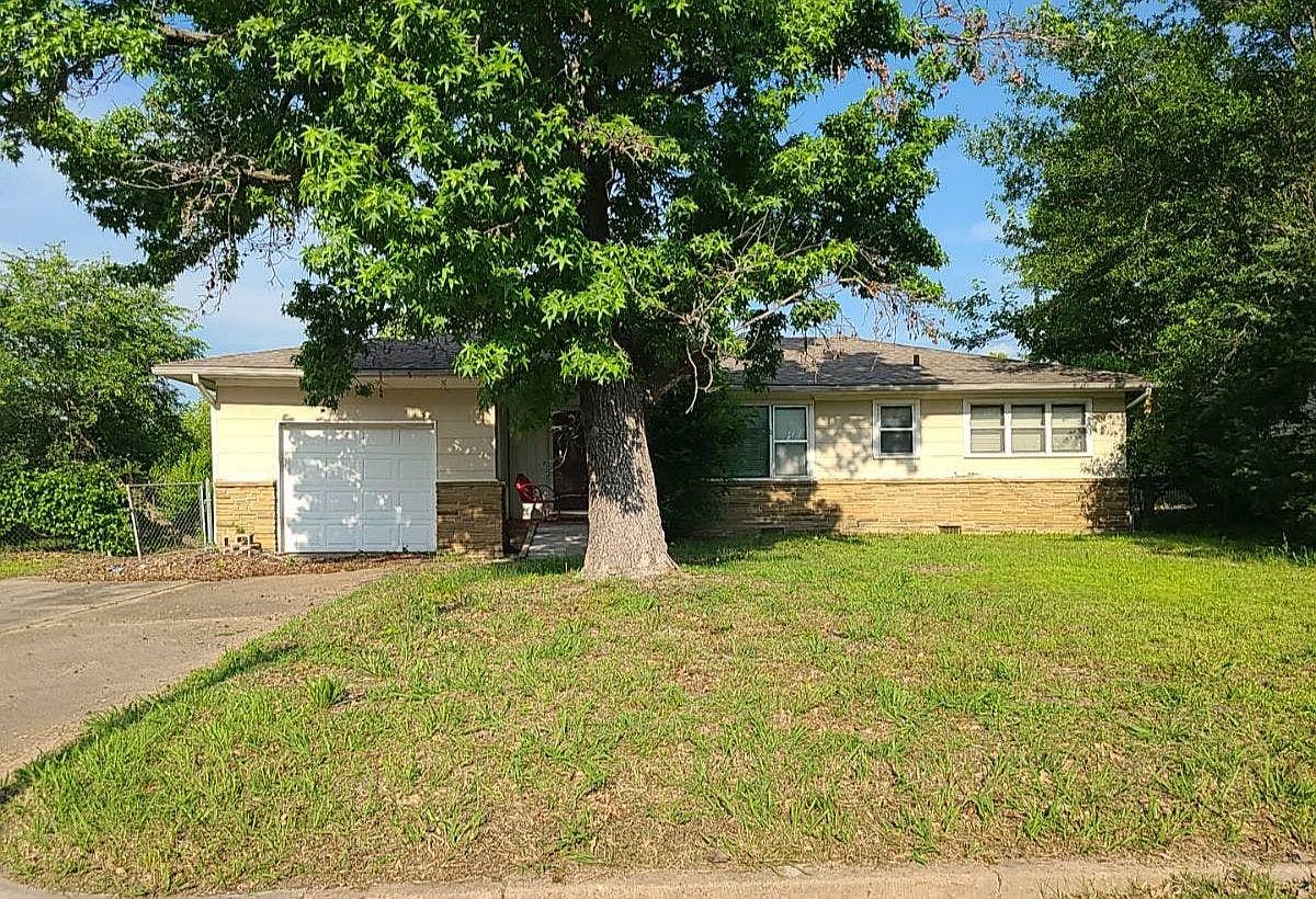 707 N Prairie Ave, Okmulgee, OK 74447 Zillow