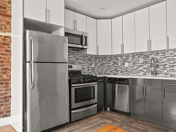 3rd image of 4 S Pinehurst Ave APT 6F
