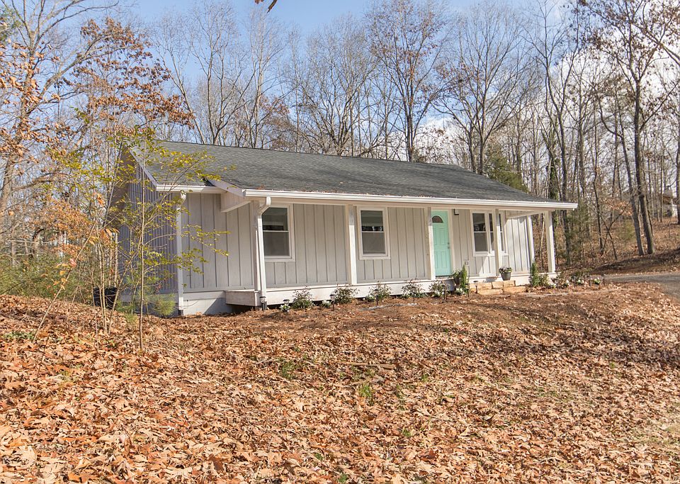 1st image of 138 Oak Hill Cir