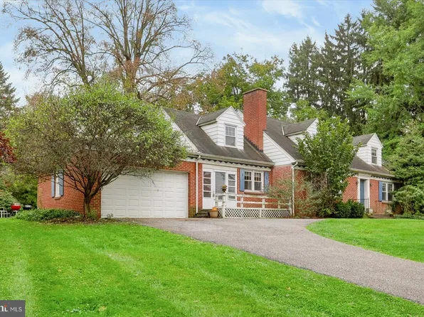 958 Country Club Rd, York, PA 17403