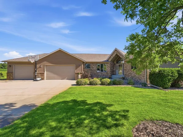 126 57th Ave NE, Willmar, MN 56201