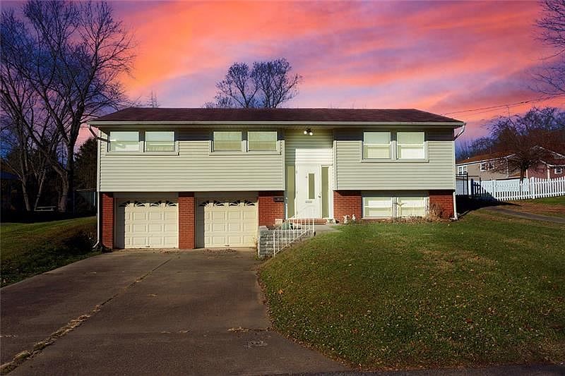 1st image of 125 Autumn Dr