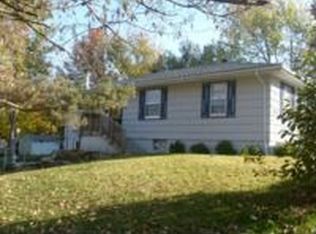 5913 Halsey St, Shawnee, KS 66216