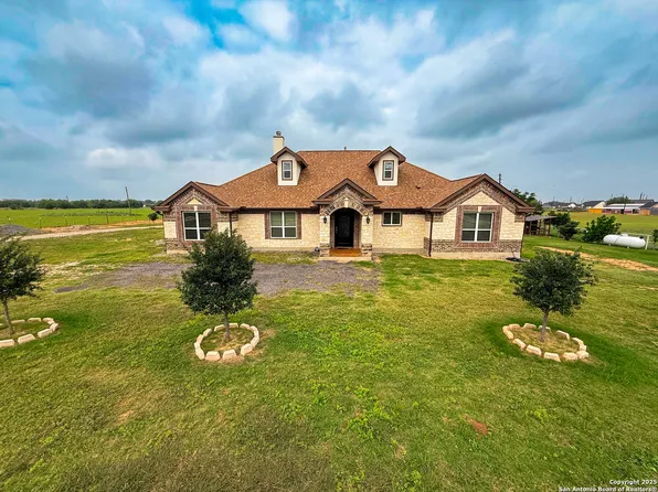 18855 Frank Hoffman, Von Ormy, TX 78073