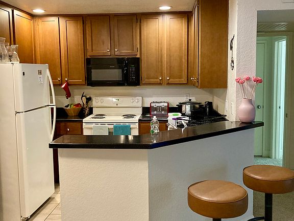 3rd image of 2275 River Run Dr