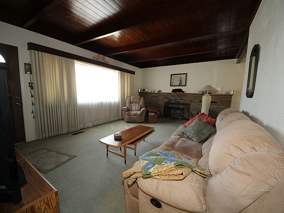 3rd image of 16620 Winding Blvd