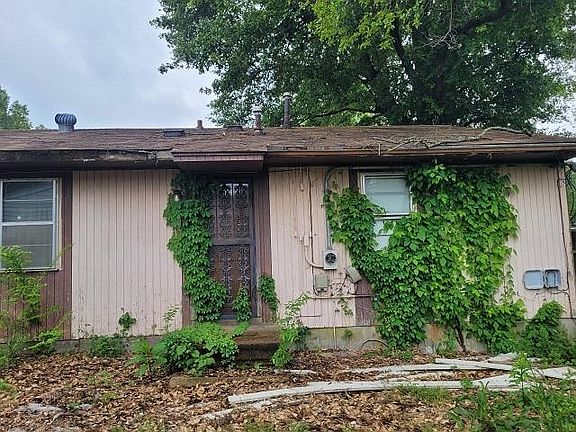 3rd image of 676 Frayser Dr