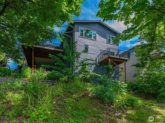 2nd image of 5643 16th Avenue SW