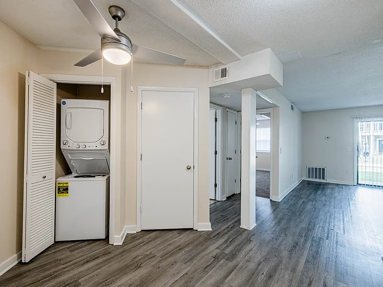 Village Green Apartment Homes — Photo 60