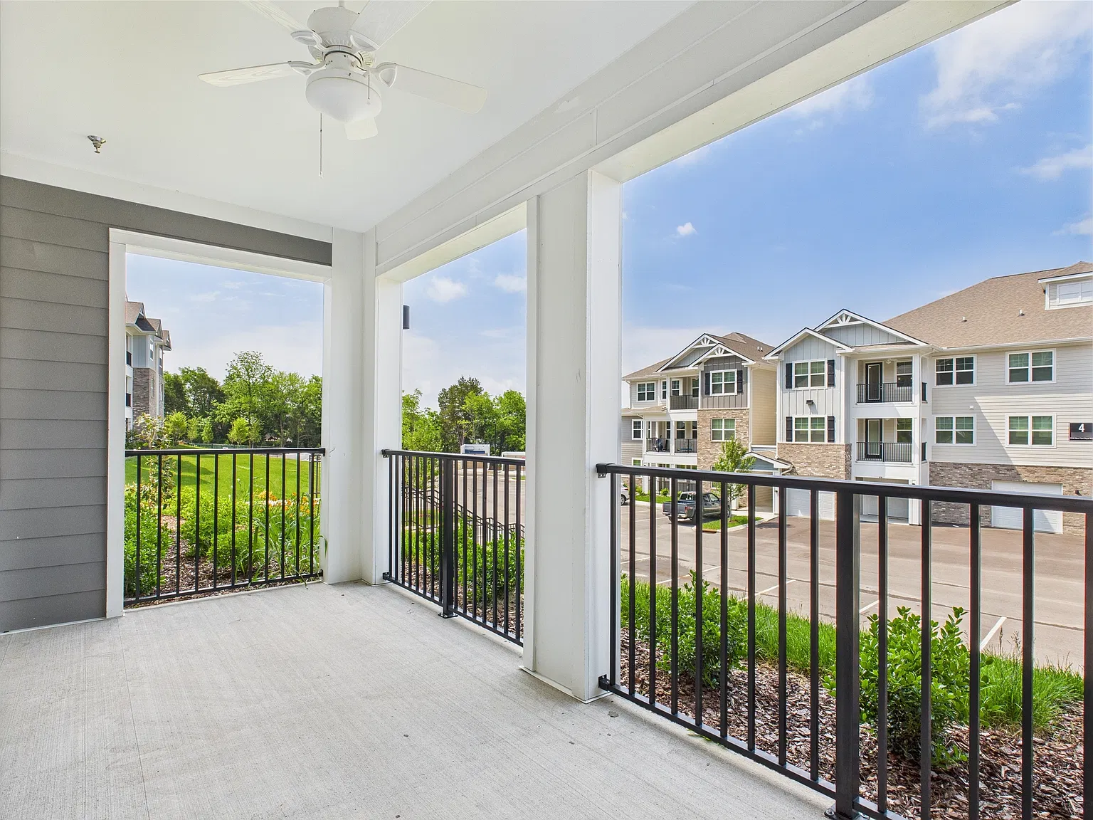 3 bed, 1267 sqft, $2,199 — Photo 3