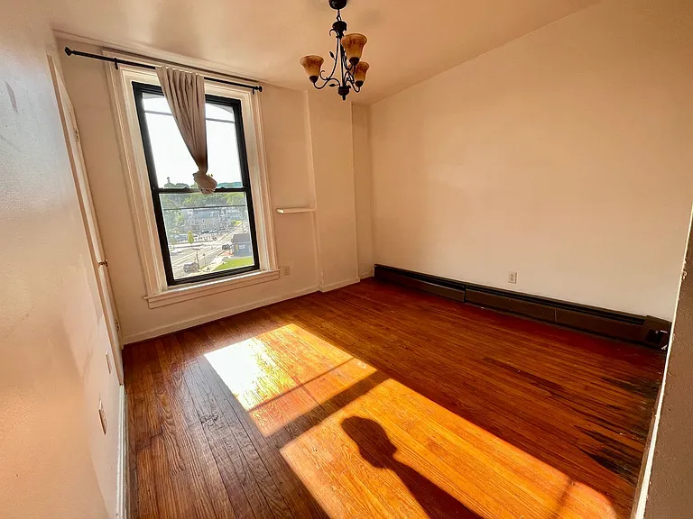 219-221 W High St — Photo 10