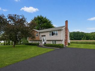 29 Country Club Dr, Tewksbury, MA 01876