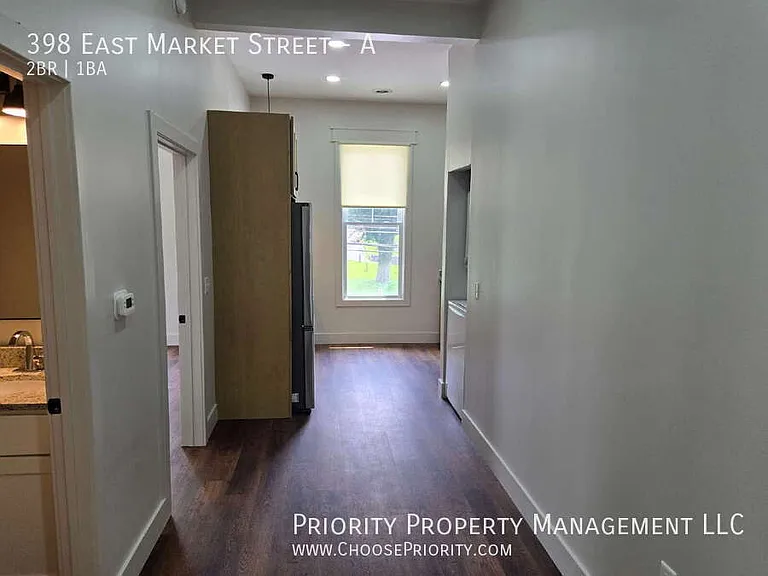 398 E Market St #A — Photo 9