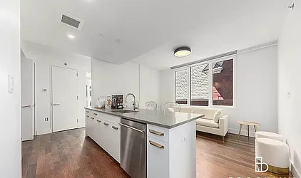 38 Stratford Road, #3R