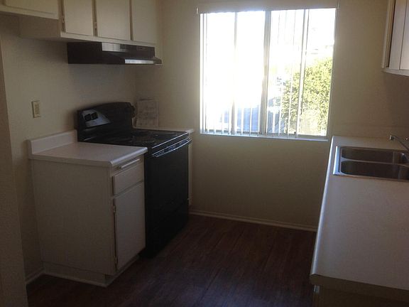 3rd image of 76 Bahia Cir