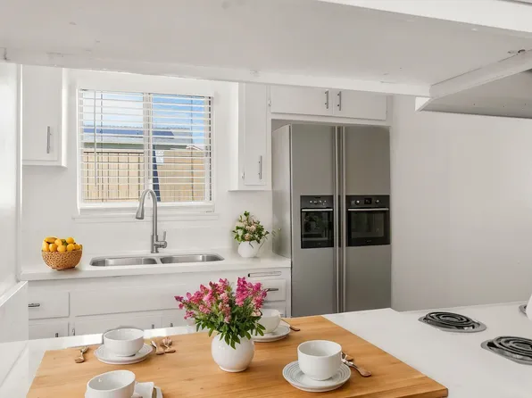 Half Off First Month's Rent! Low Move In! 2 Bed X 1 Bath In The Heart Of Santa Paula!, 127 & 145 W Santa Barbara St, Santa Paula, CA 93060