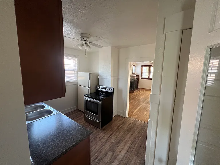 Updated, and Flexible 2-3 Bedroom Bungalow Near UNM & CNM — Photo 10