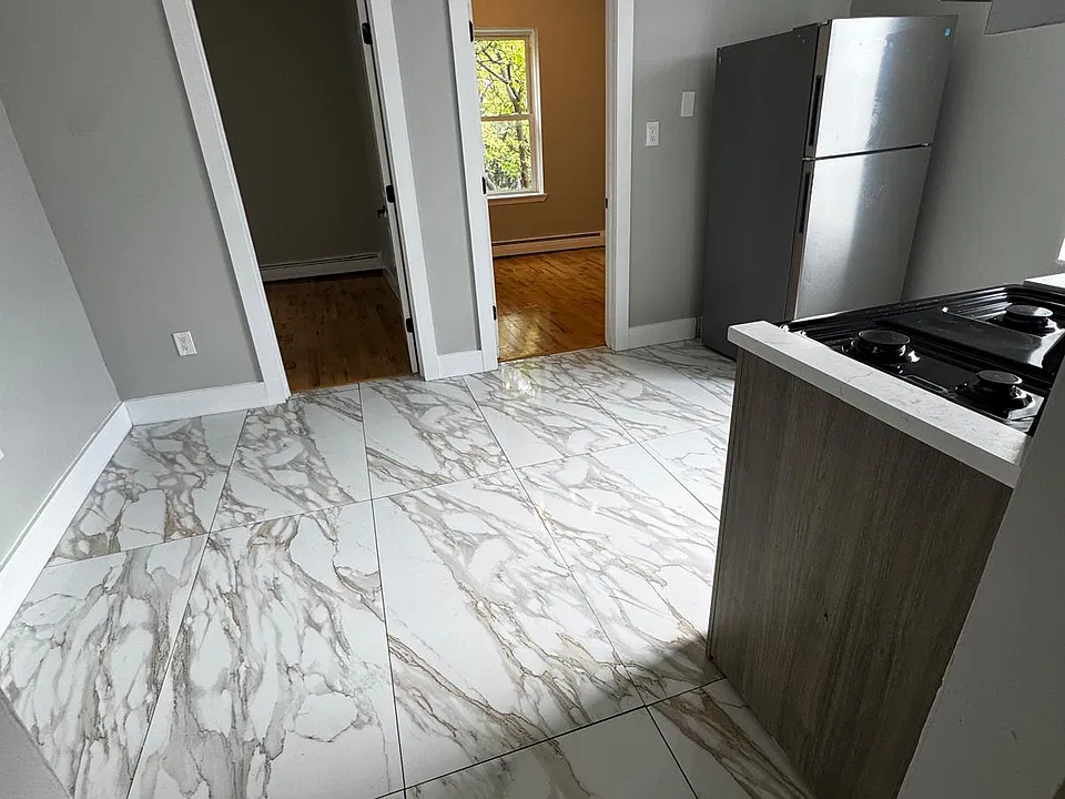 31 Bergen Ave #3
