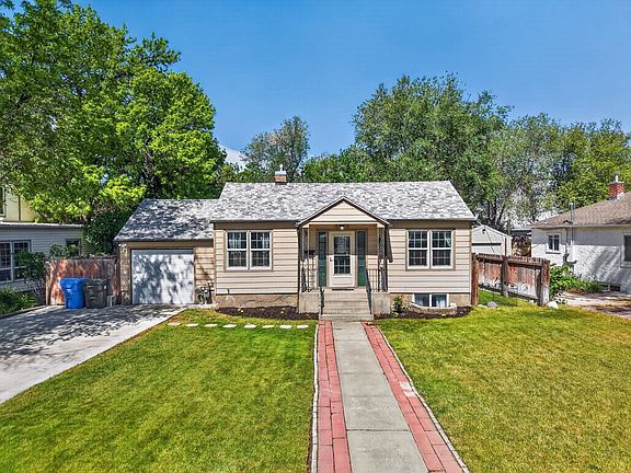 3rd image of 450 Crescent Dr