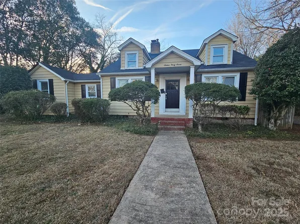 1637 Longfellow St, Charlotte, NC 28205