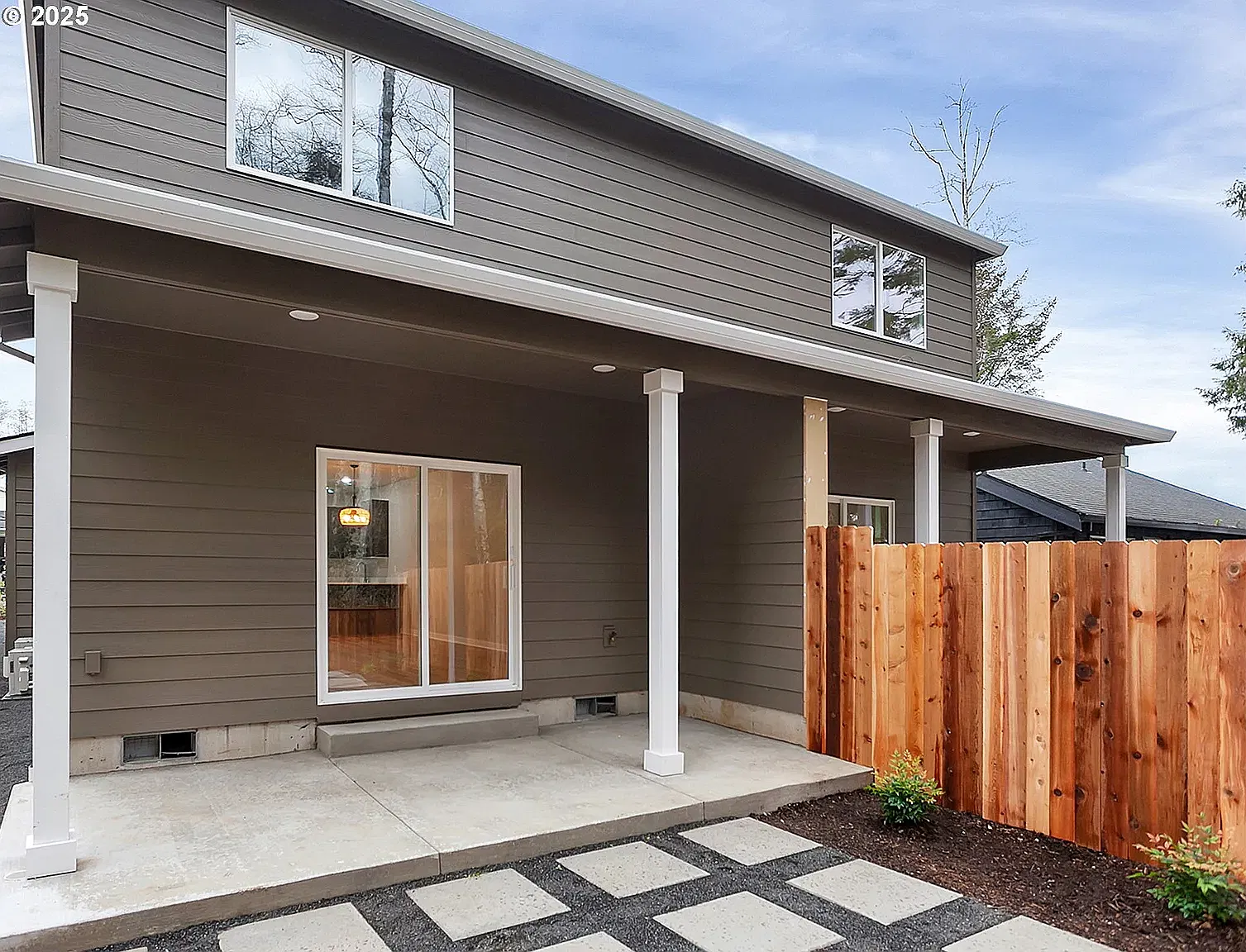 3 bed, 2.5 bath, 1600 sqft, $2,599 — Photo 3