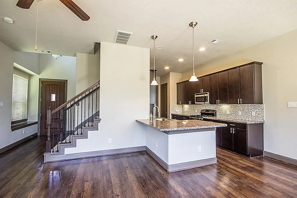 Photo 2 of 14 - 63 Aventura Pl - The Woodlands, TX Building Photo - 63 Aventura Pl