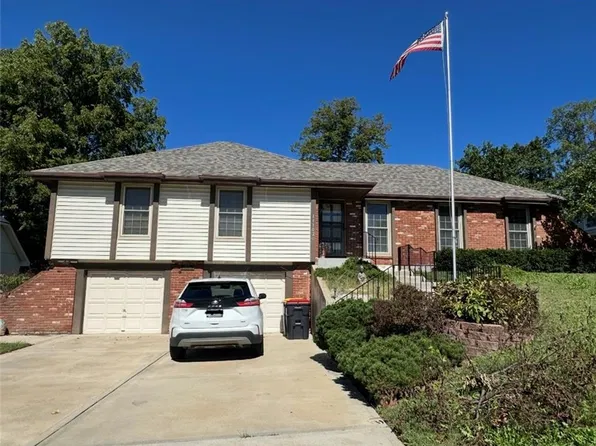 11302 NW 60th St, Parkville, MO 64152
