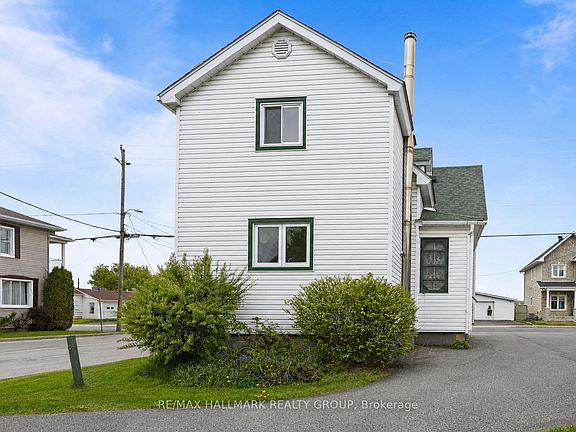 3rd image of 1274 Main St E