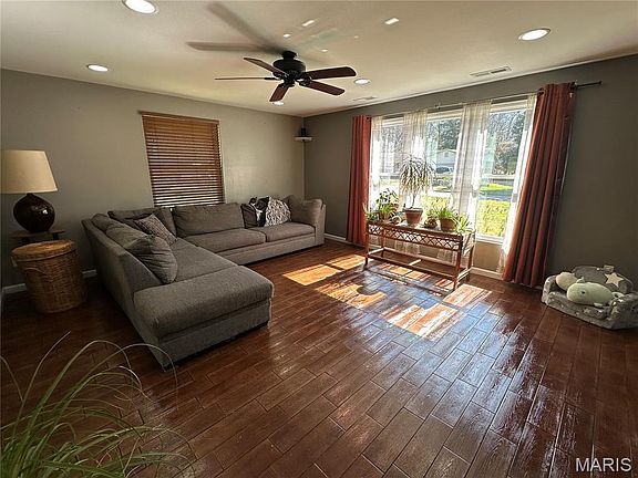 3rd image of 2243 Sherwood Dr