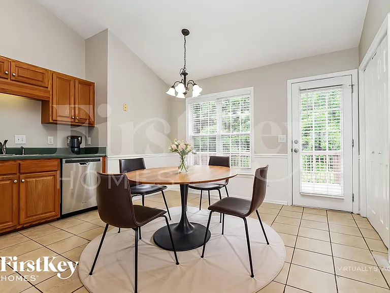 6111 Tory Ct — Photo 8