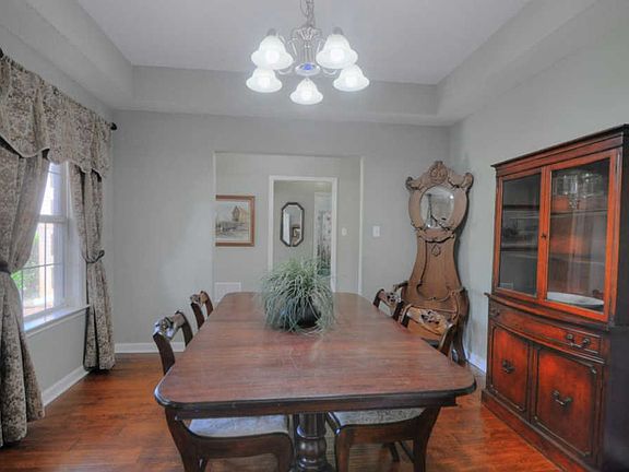 2nd image of 3410 Cypress Lake Dr