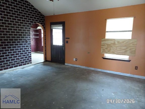 3rd image of 963 Yale Ct