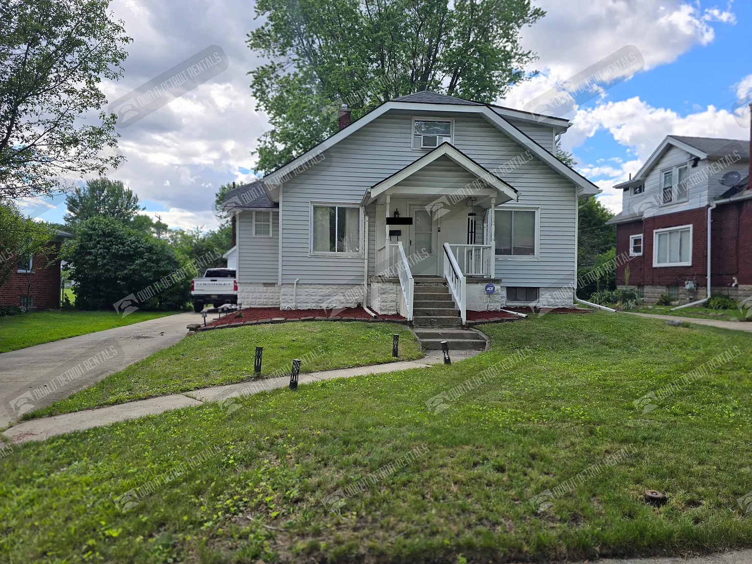 House- Colonial — Photo 3