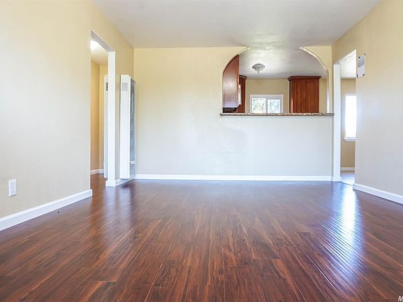 5th image of 1738 S Lincoln St