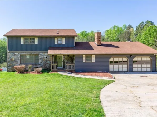 4960 Boiling Springs Rd, Tobaccoville, NC 27050