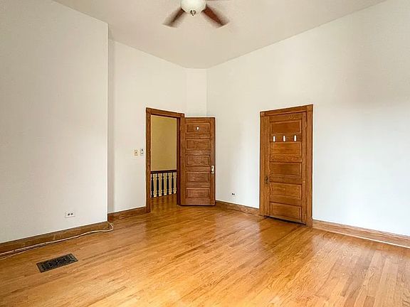 5th image of 2064 N Damen Ave Unit 2