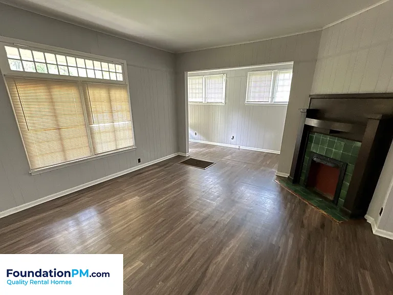 5786 Woodlawn St — Photo 5