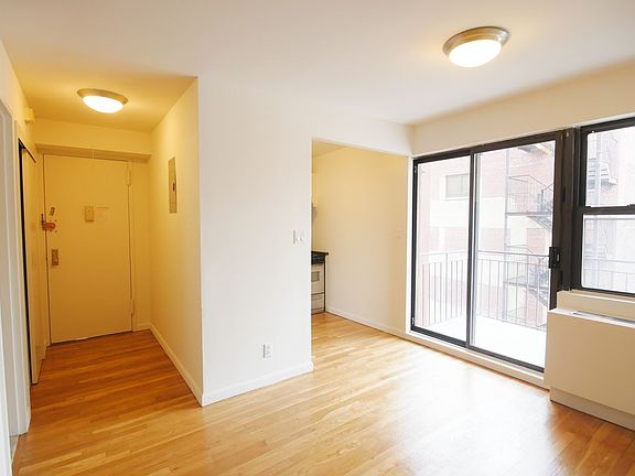 4th image of 245 E 84th St APT 7a