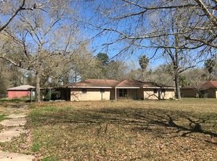 65 White Oak Dr, New Caney, TX 77357