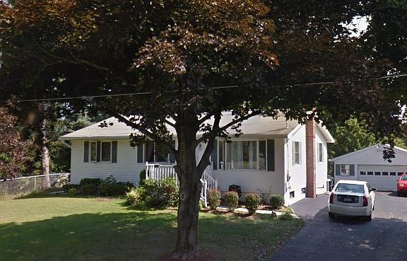 18 Powers Lane side view