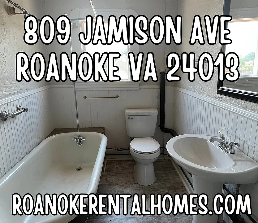809 Jamison Ave SE