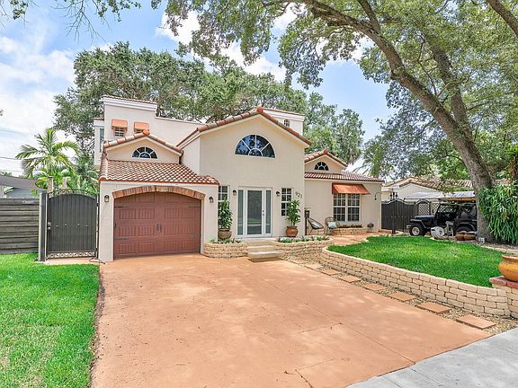 3rd image of 921 SW 17th Street