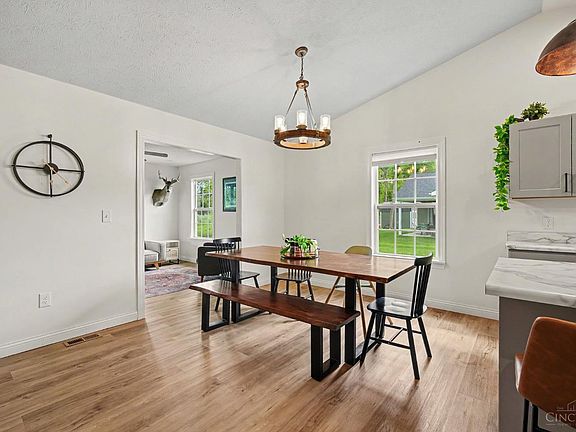 5th image of 110 Tyler Dr